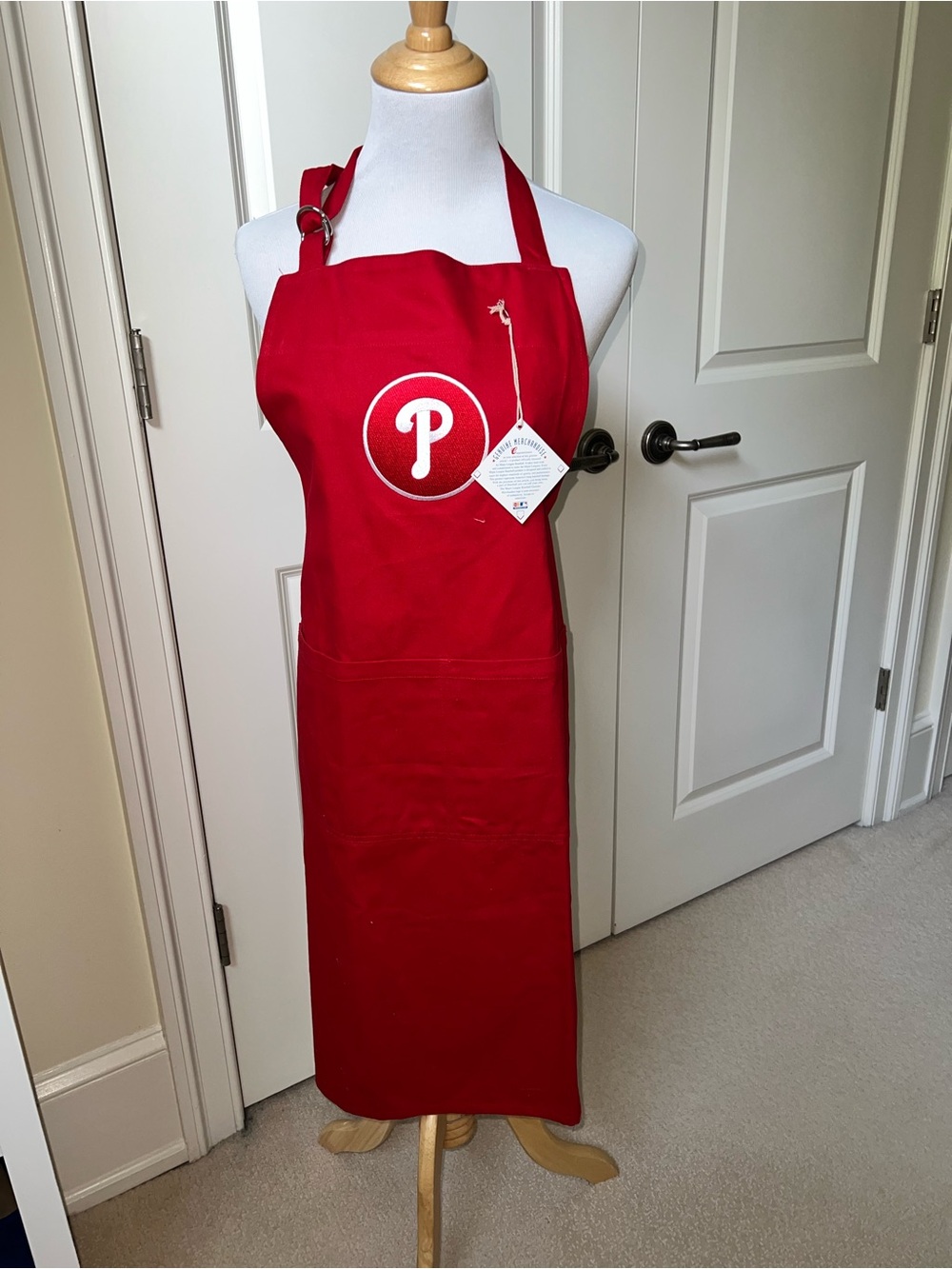 NWT Philadelphia Phillies adult apron